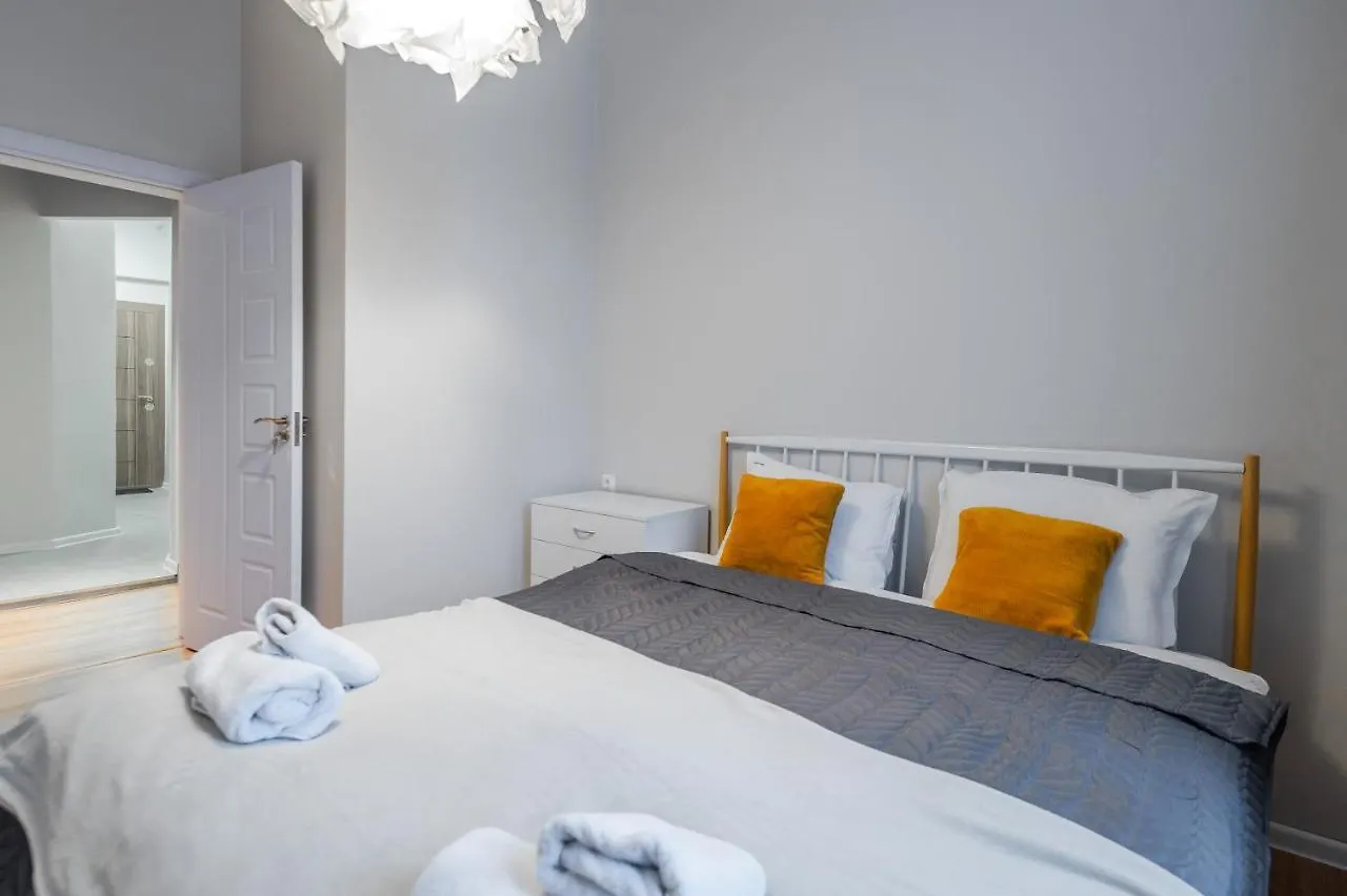 New Black & White - 2Bdr Apartment With Balcony Sofia