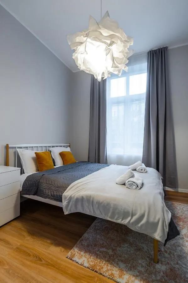 New Black & White - 2Bdr Apartment With Balcony ソフィア