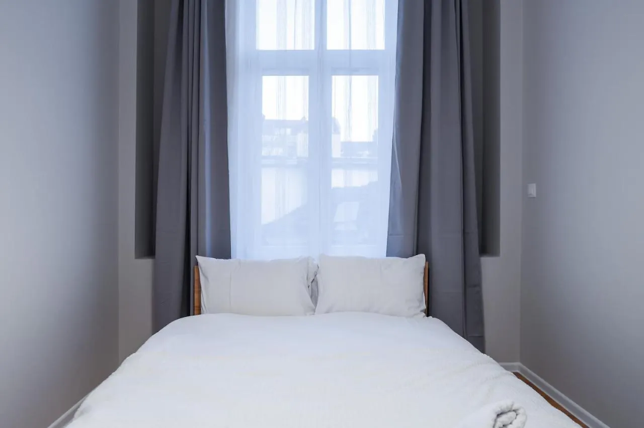 New Black & White - 2Bdr Apartment With Balcony Sofia